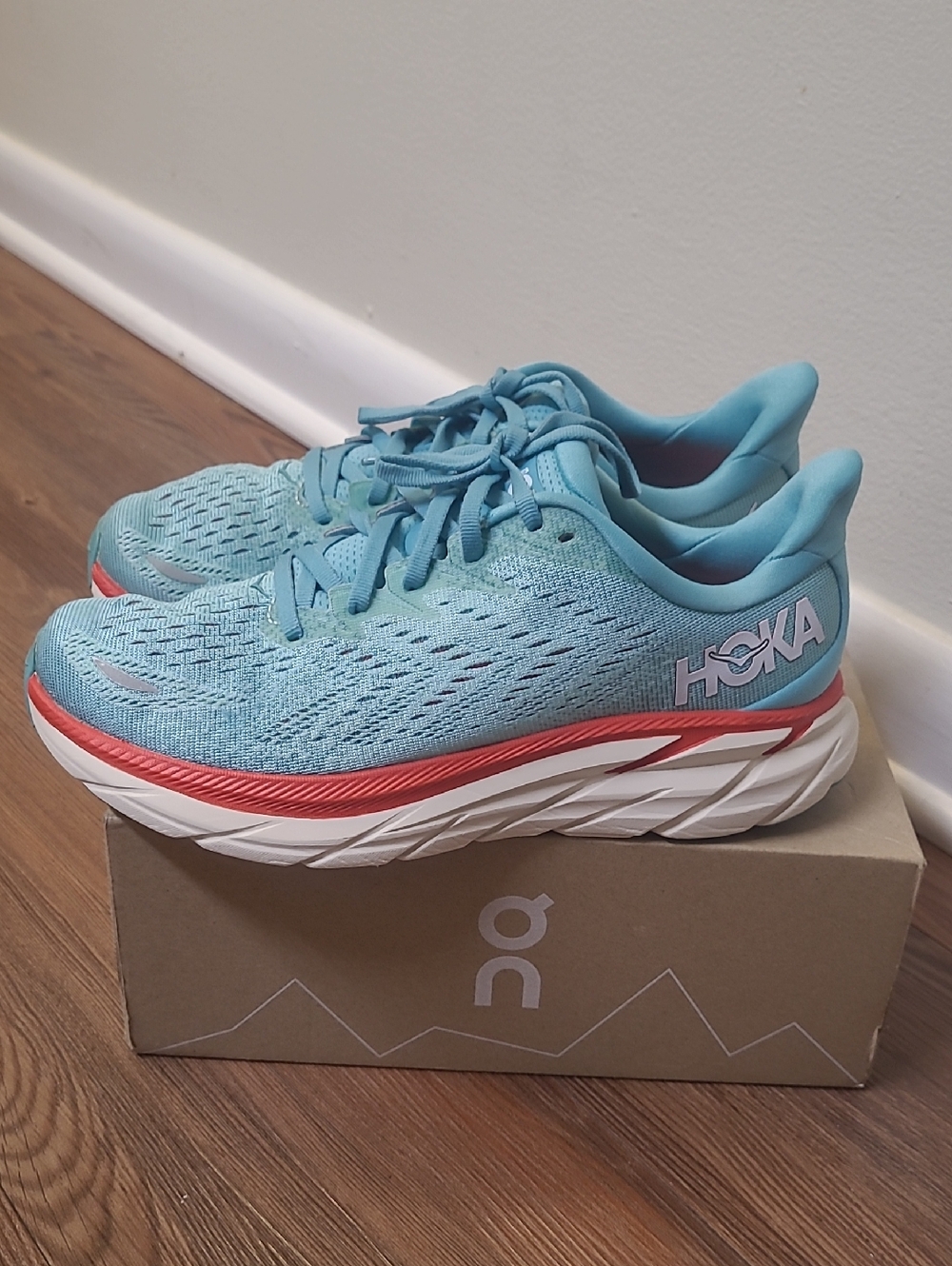 Hoka Women's Aqua/Coral Cushioned Running Sneakers used excellent 7.5